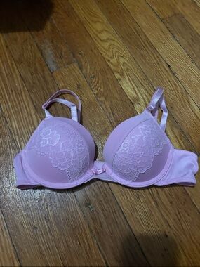 32 A Light Pink Lace Push-Up Bra - Women Intimates
